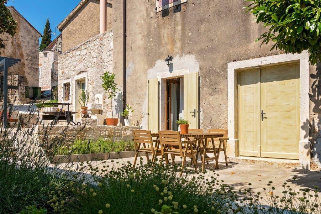 Old Town Studio And Apartment Vrsar Dış mekan fotoğraf