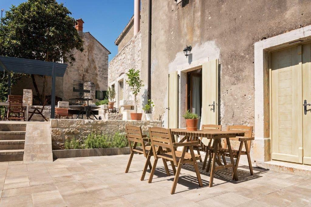 Old Town Studio And Apartment Vrsar Dış mekan fotoğraf